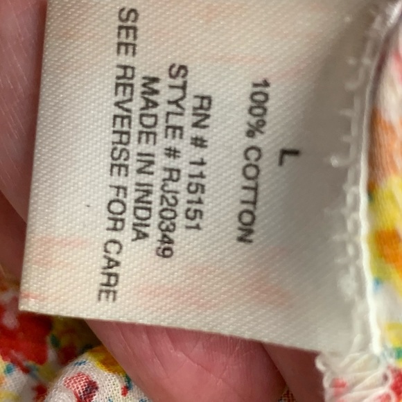 Romeo & Juliet couture junior size large button down shirt - Picture 6 of 9